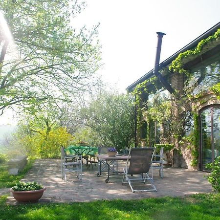 Вилла La Casa Sopra Le Nuvole Медезано Экстерьер фото