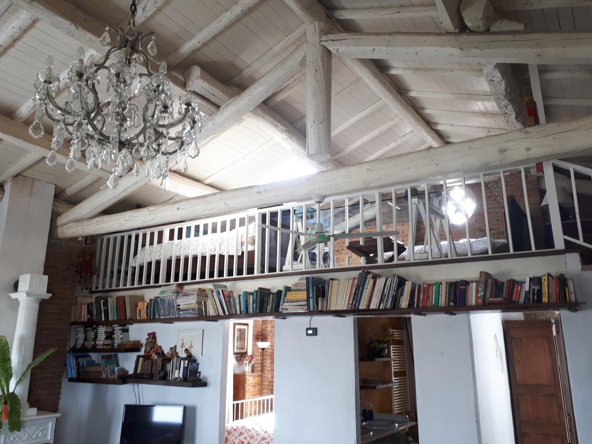 Вилла La Casa Sopra Le Nuvole Медезано Экстерьер фото