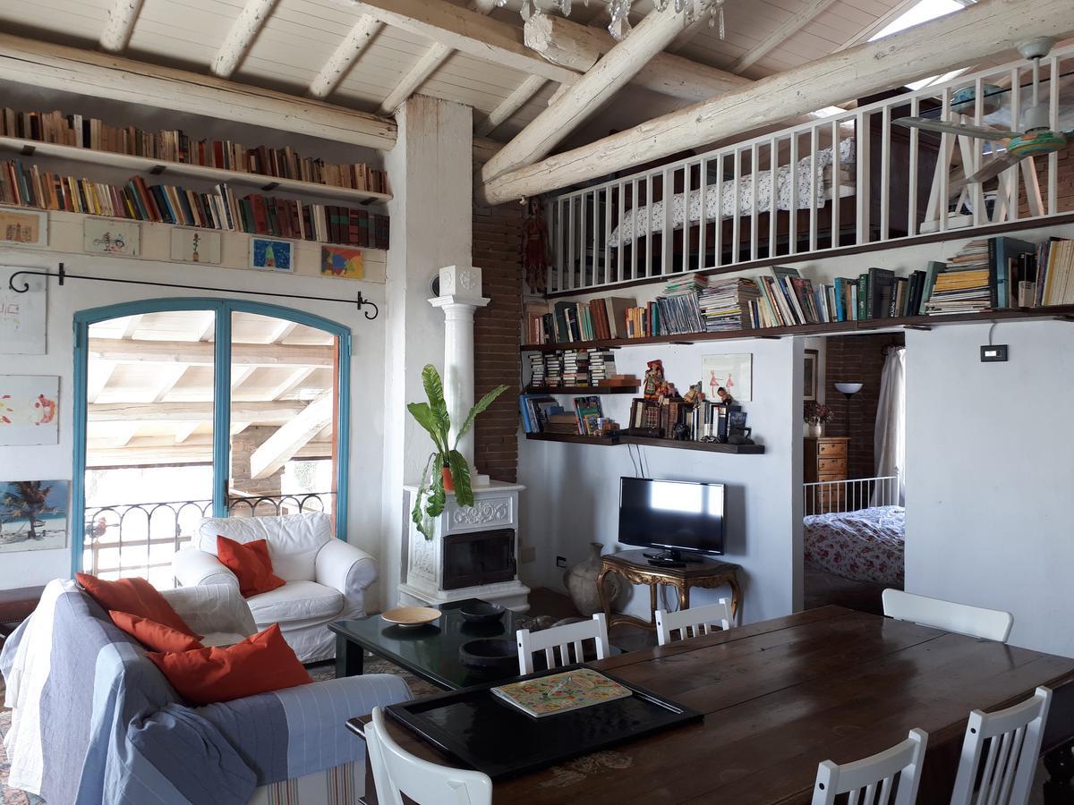 Вилла La Casa Sopra Le Nuvole Медезано Экстерьер фото